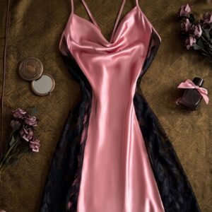 Picardías Satinado "Midnight Rose" con Detalles de Encaje